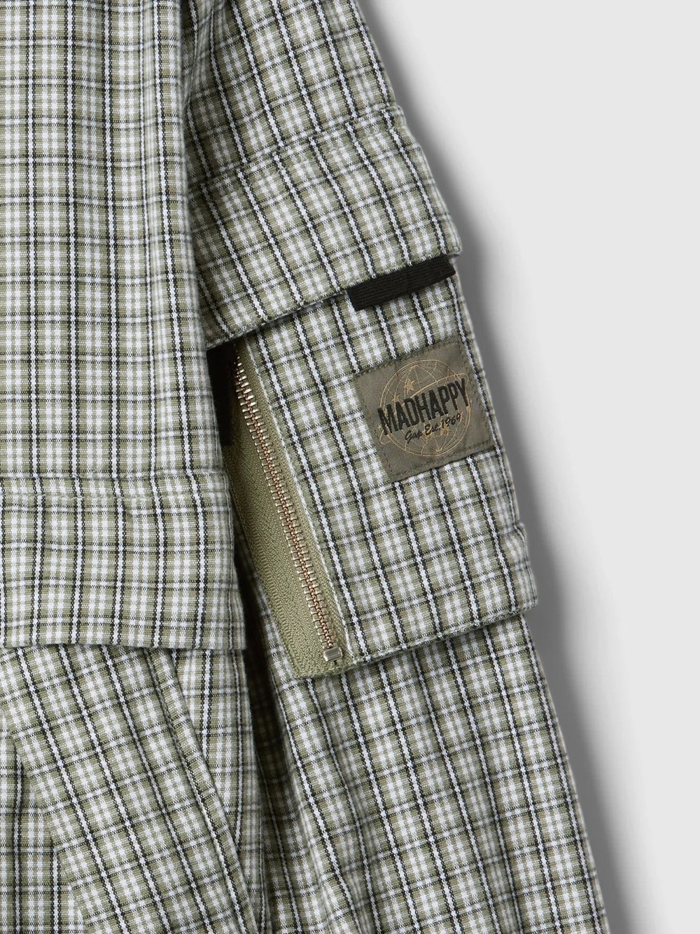 Gap × Madhappy
Gap x MadHappy plaid anorak large - Picture 3 of 7